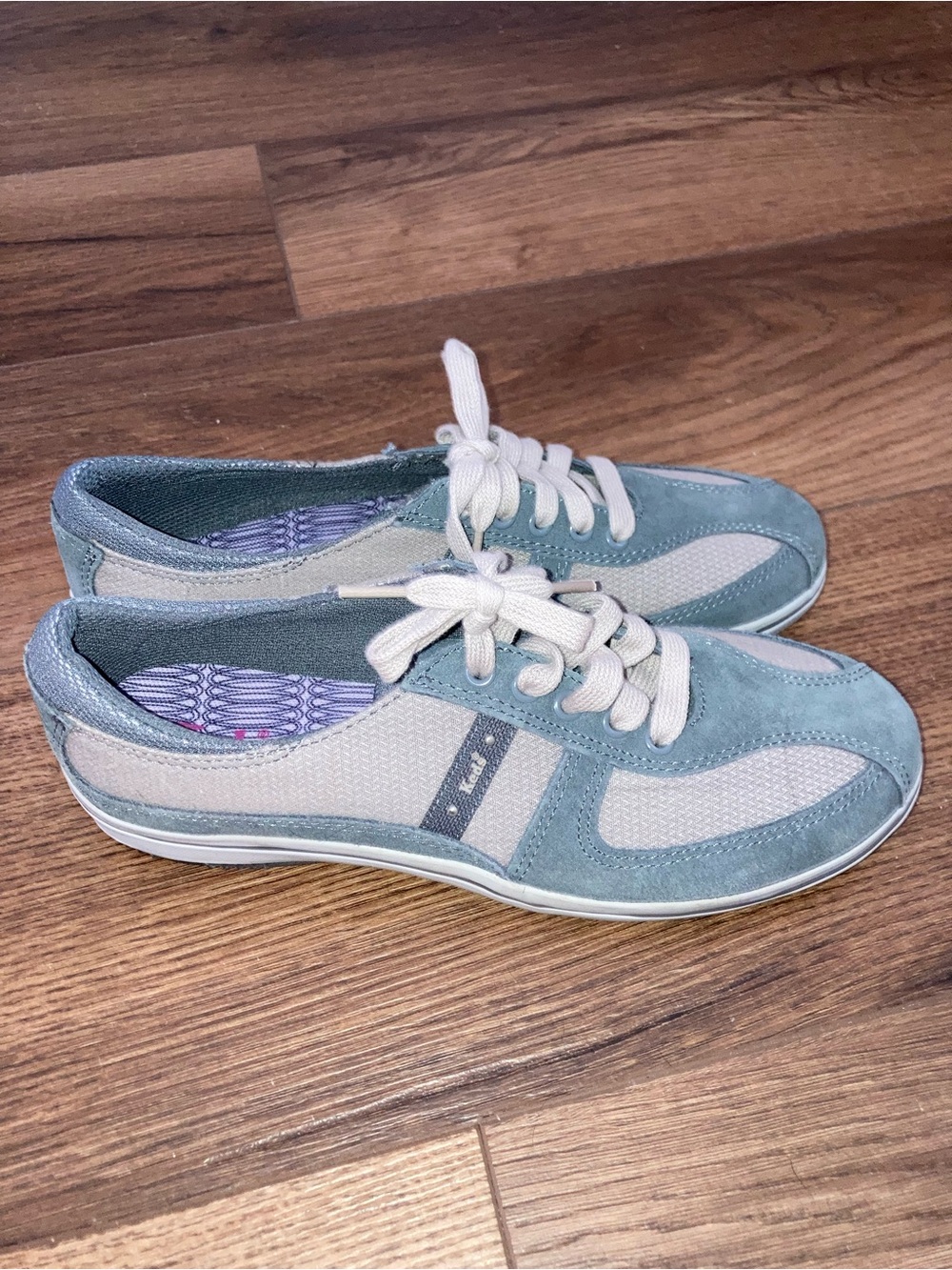 Keds women’s suede grey Lace-Up Sneakers new size 8.5